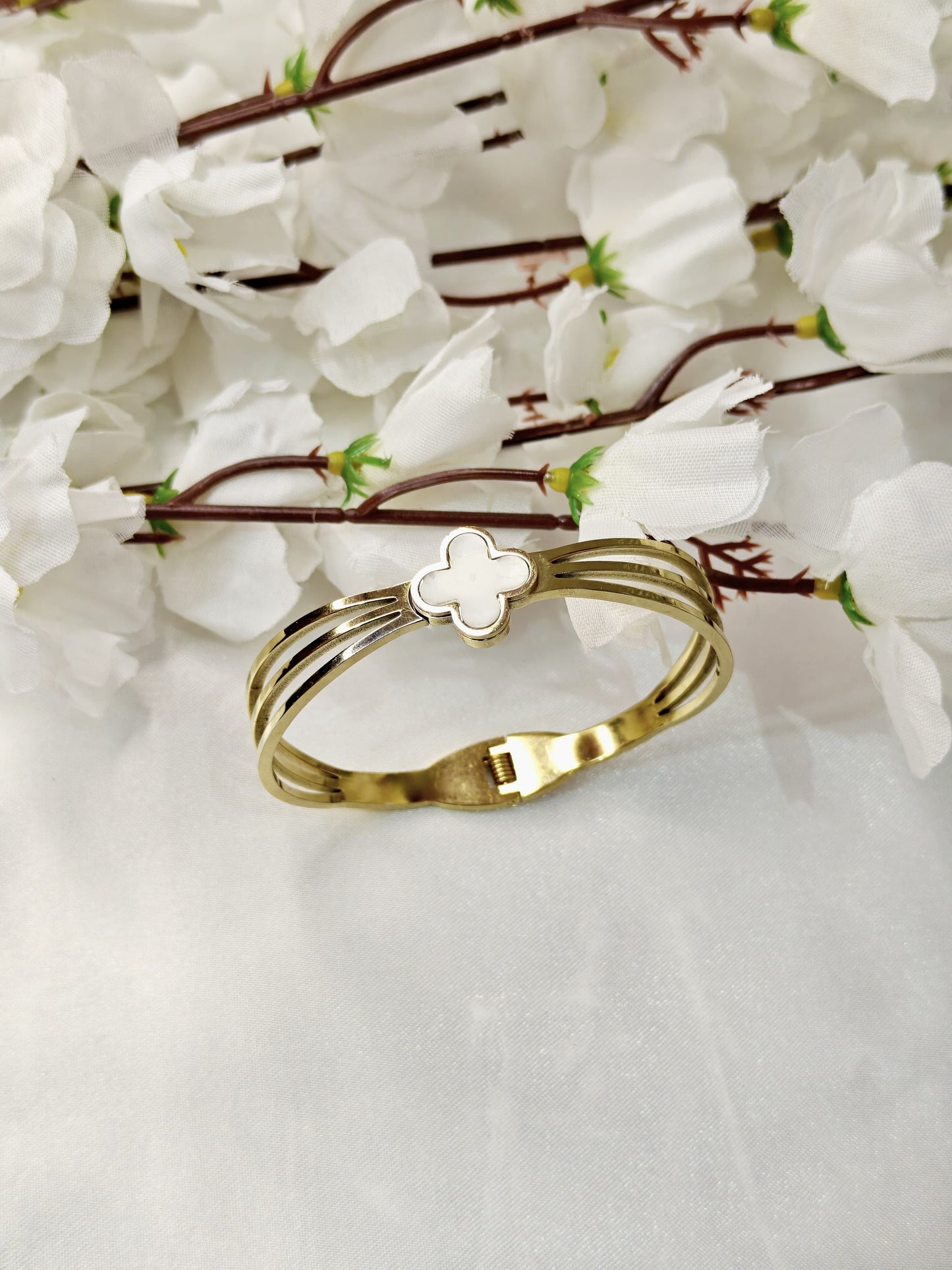 The Clover Whisper" Bangle
