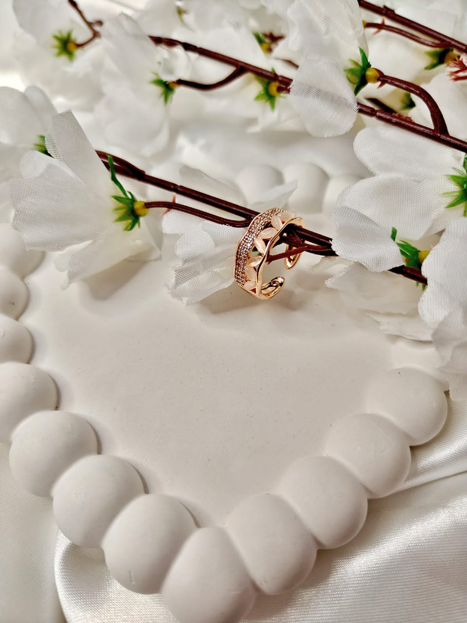 Gleamora Ring